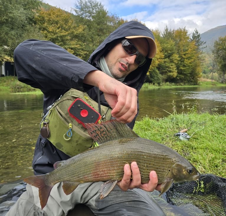 big-grayling-flyfishing
